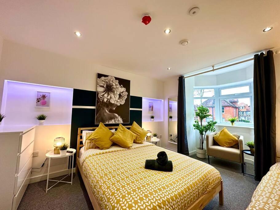 Massive New 8 Bedroom House Sleeps Up To 21 - Accepts Groups - Great Location - Free Parking - Fast Wifi - Smart Tvs - Sleeps Up To 21 People - Close To Bournemouth & Poole Town Centre & Sandbanks Exterior foto